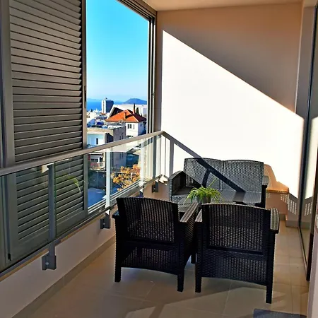 Blondie Apartment *